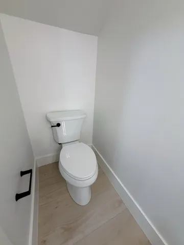 1/2 BATH