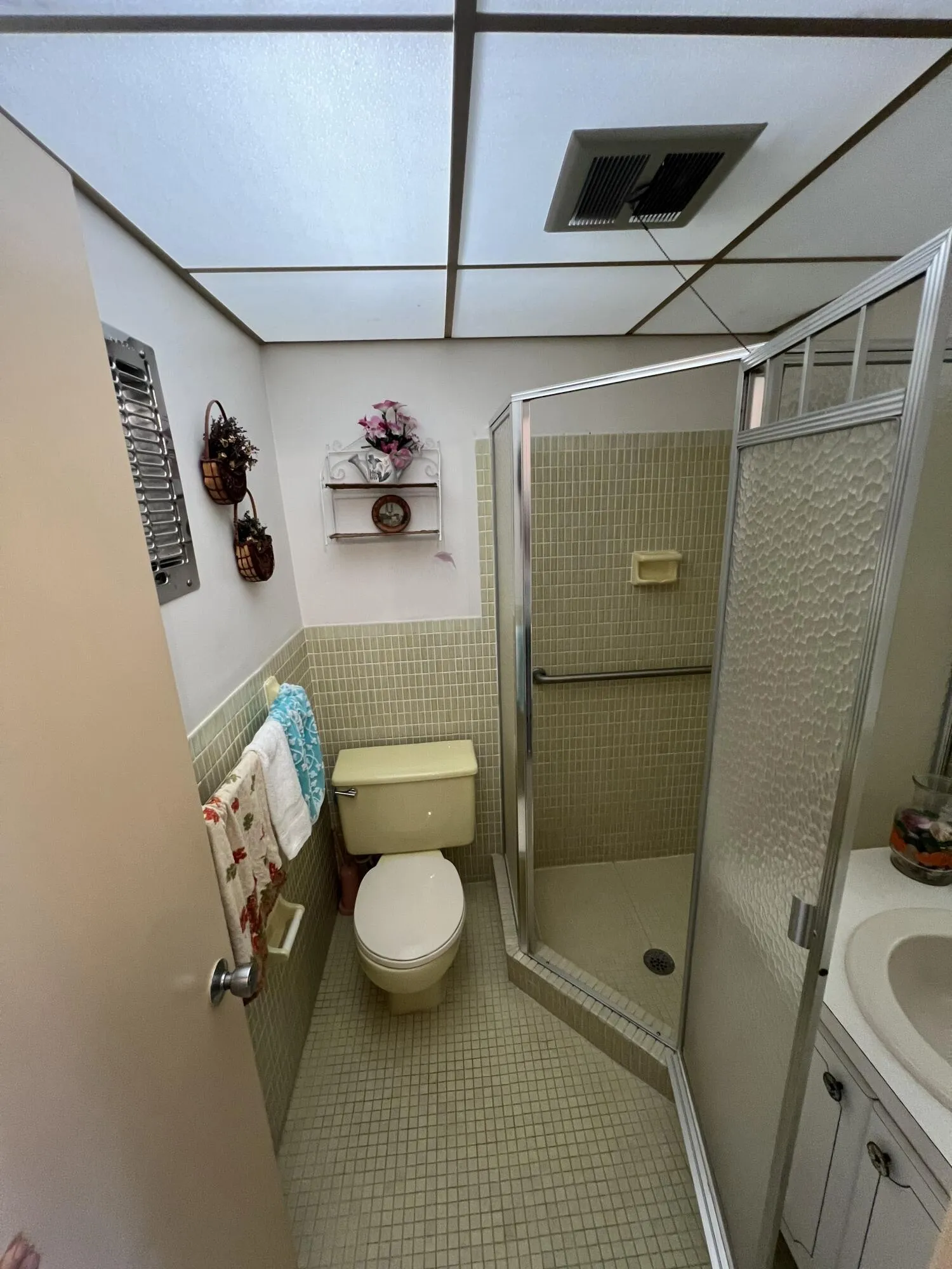 BATHROOM2
