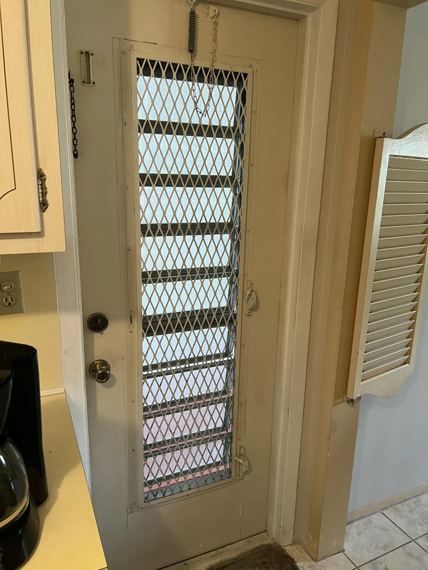 KITCHEN ENTRANCE