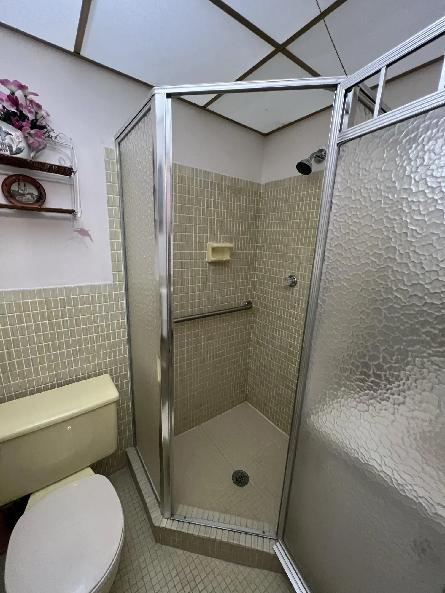 BATHROOM2
