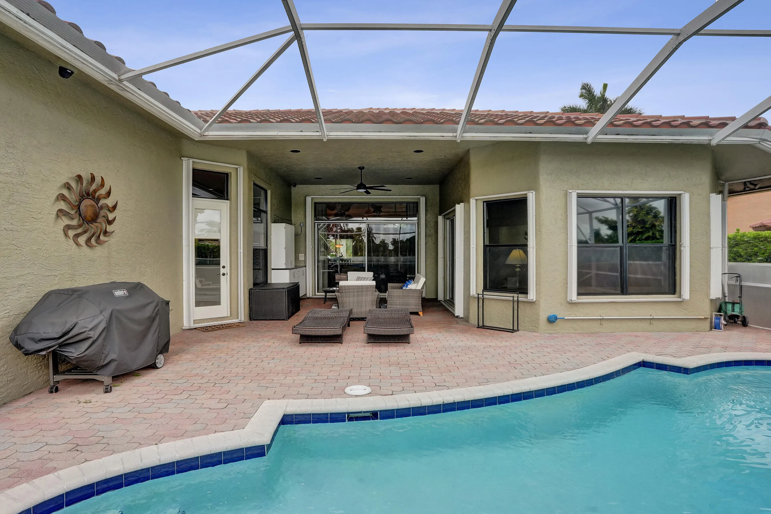 Screened patio/pool