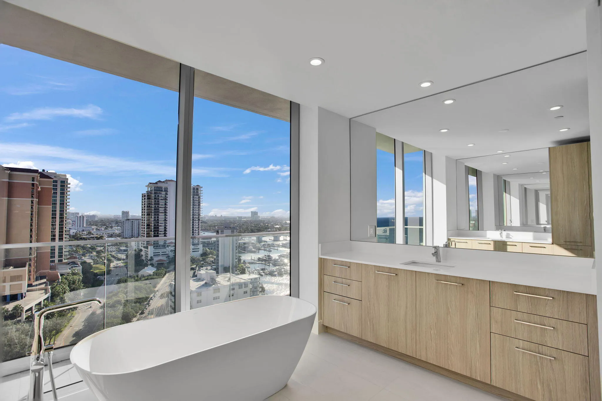 Owner's suite bath