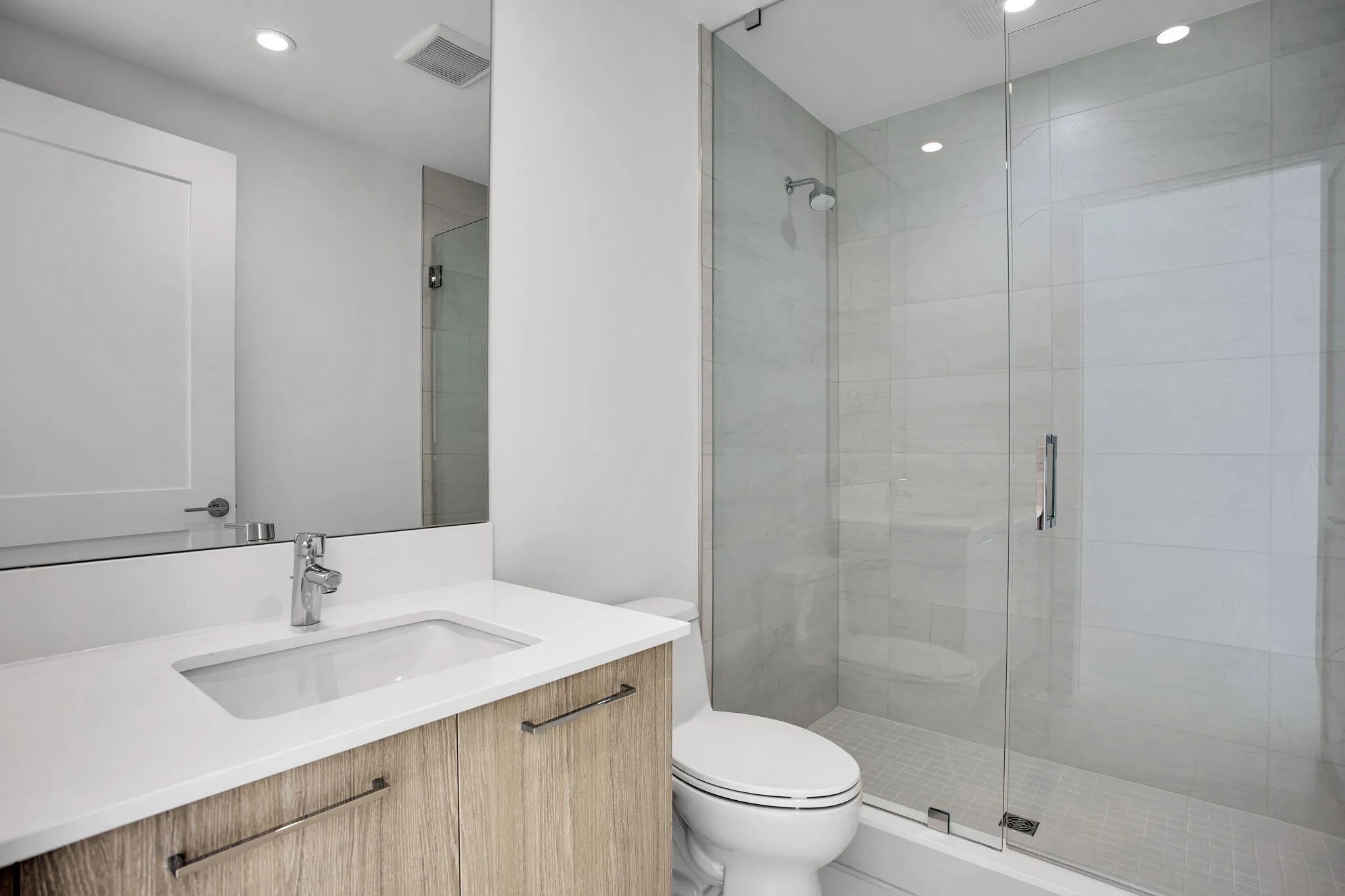 Den Full Bath