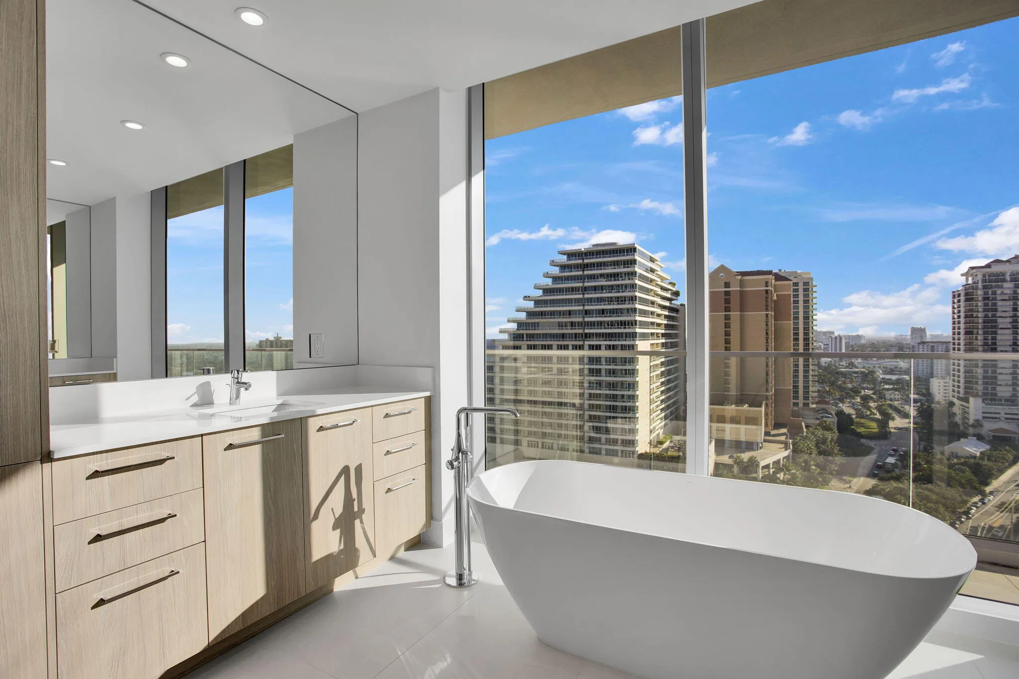 Owner's suite bath