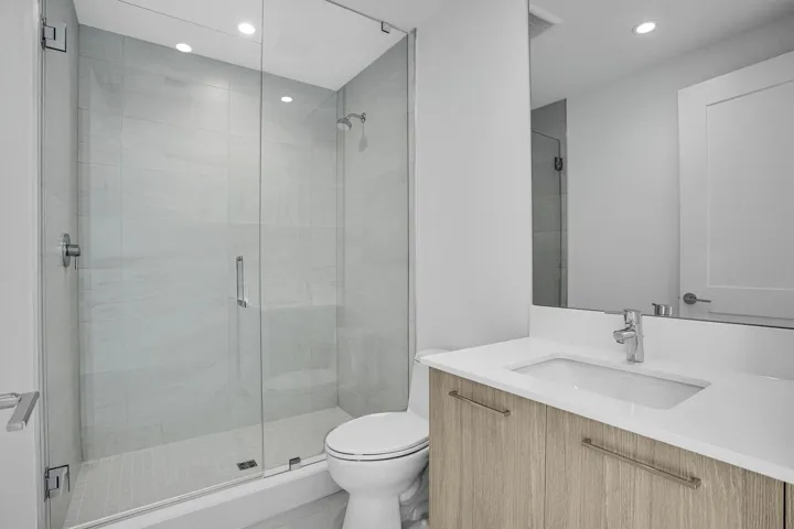 Guest Suite (2) Bath