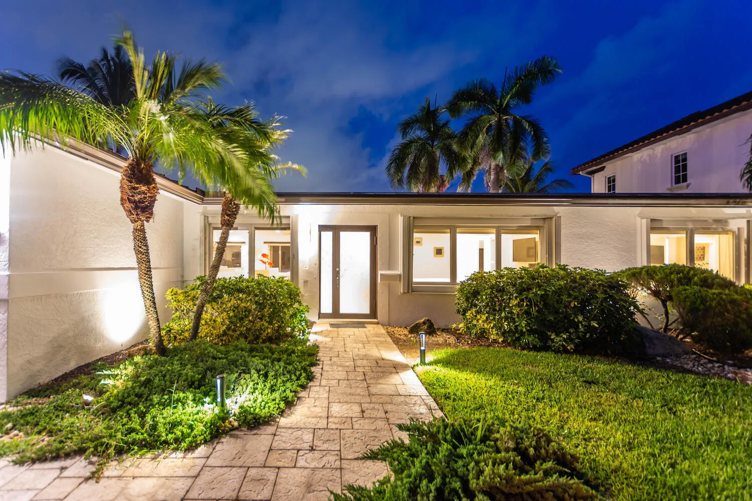 817 NE 71st St Boca Raton FL-large-008-0