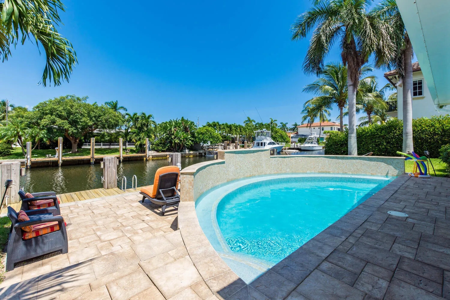 817 NE 71st St Boca Raton FL-large-062-0