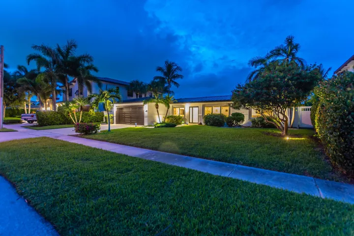 817 NE 71st St Boca Raton FL-large-006-0
