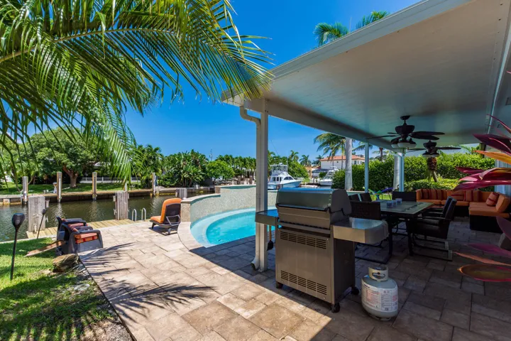 817 NE 71st St Boca Raton FL-large-052-0