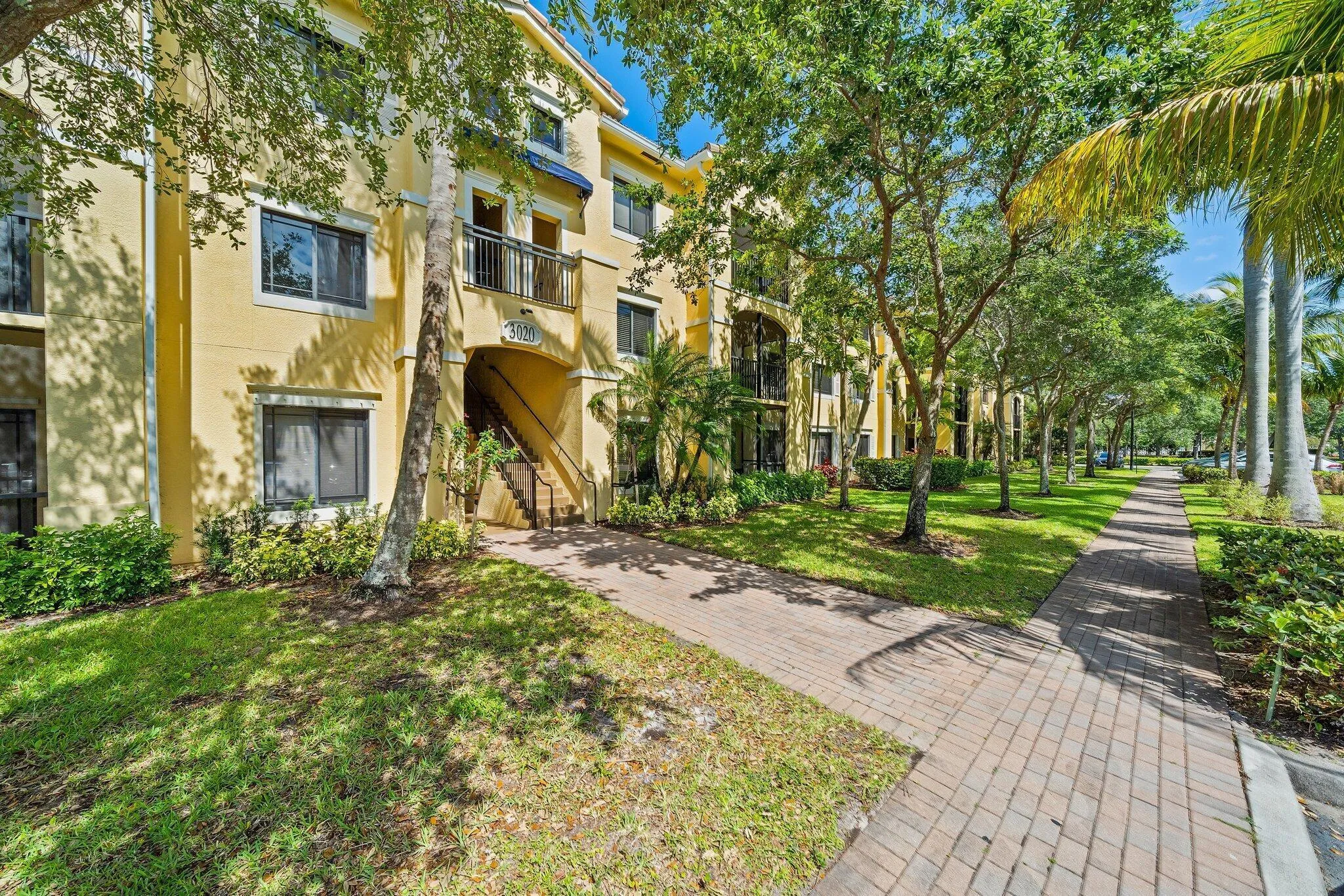 001-3020AlcazarPl202-PalmBeachGardens-FL