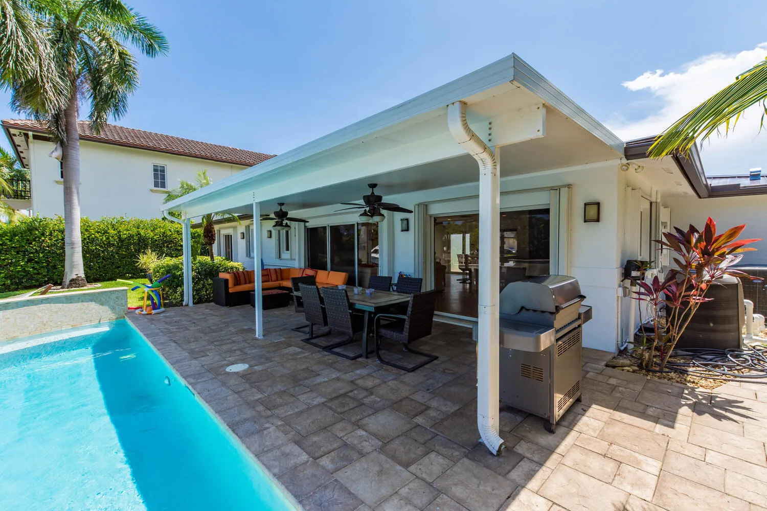 817 NE 71st St Boca Raton FL-large-054-0
