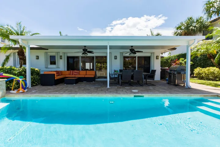 817 NE 71st St Boca Raton FL-large-068-0