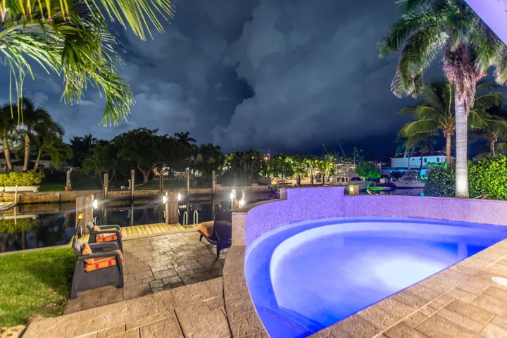 817 NE 71st St Boca Raton FL-large-063-0