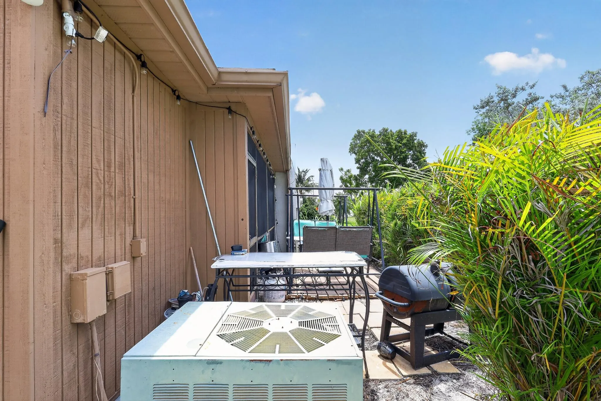 07_6126_Fairfield_Cir-Exterior-9223