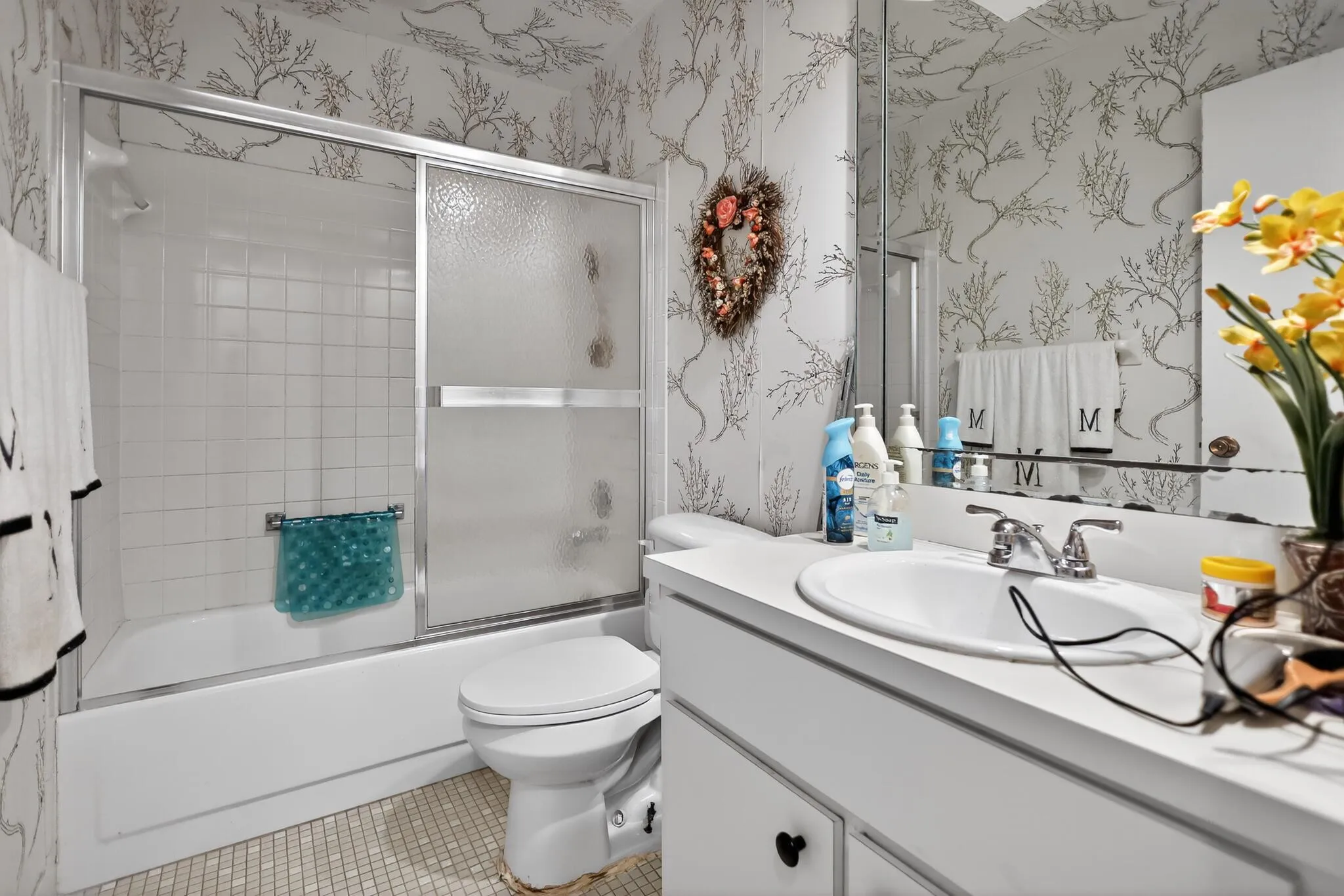 26_6126_Fairfield_Cir-Bathroom-9209