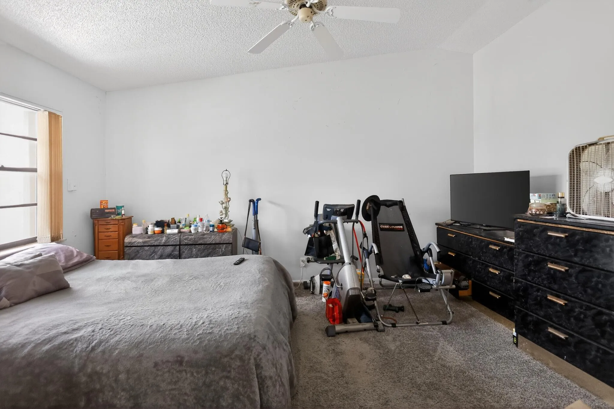 23_6126_Fairfield_Cir-Bedroom-9211