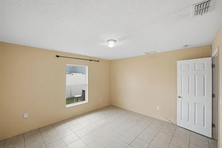 35-web-or-mls-1692-sw-lofgren-ave