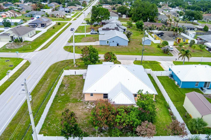 70-web-or-mls-1692-sw-lofgren-ave