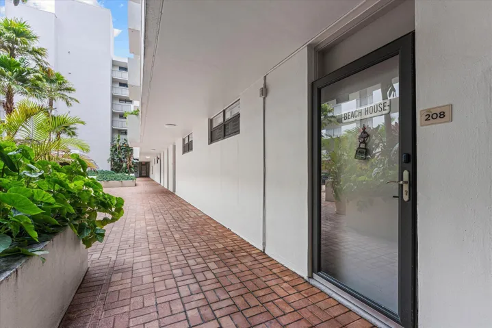 01-145 S Ocean Ave #208, Palm Beach Shor