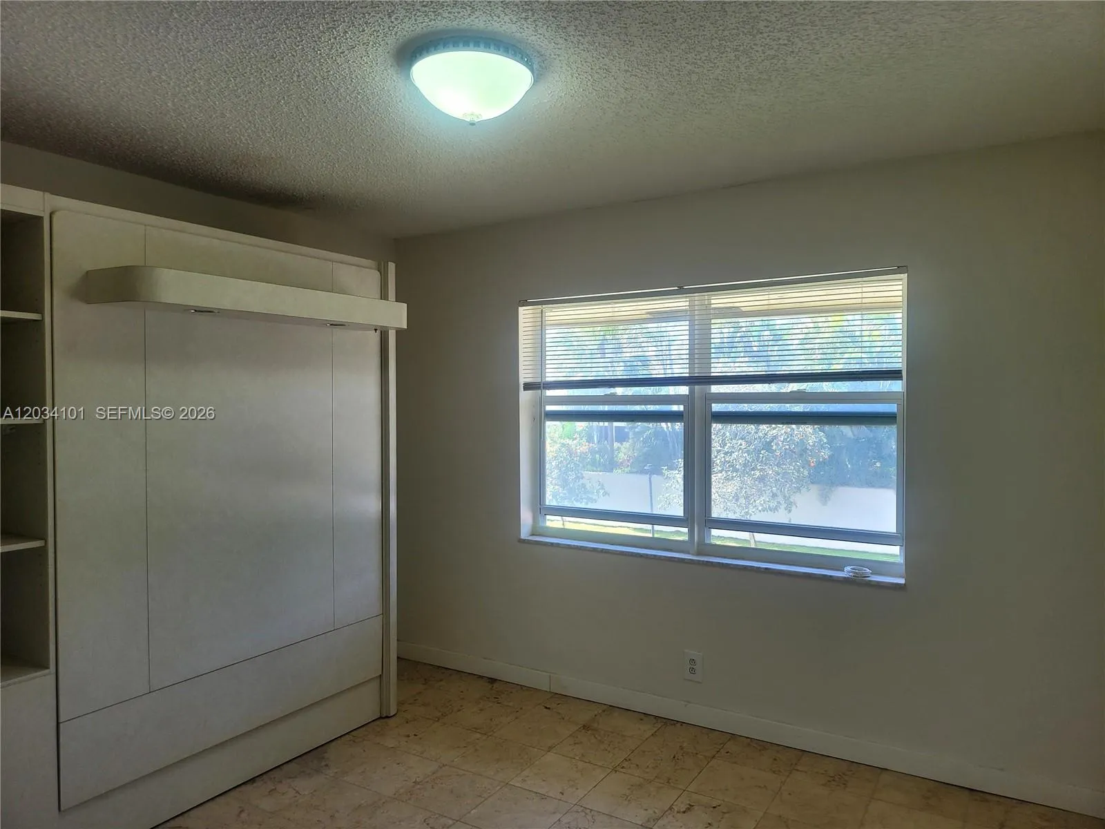 2nd Bedroom w/Murphy Bed