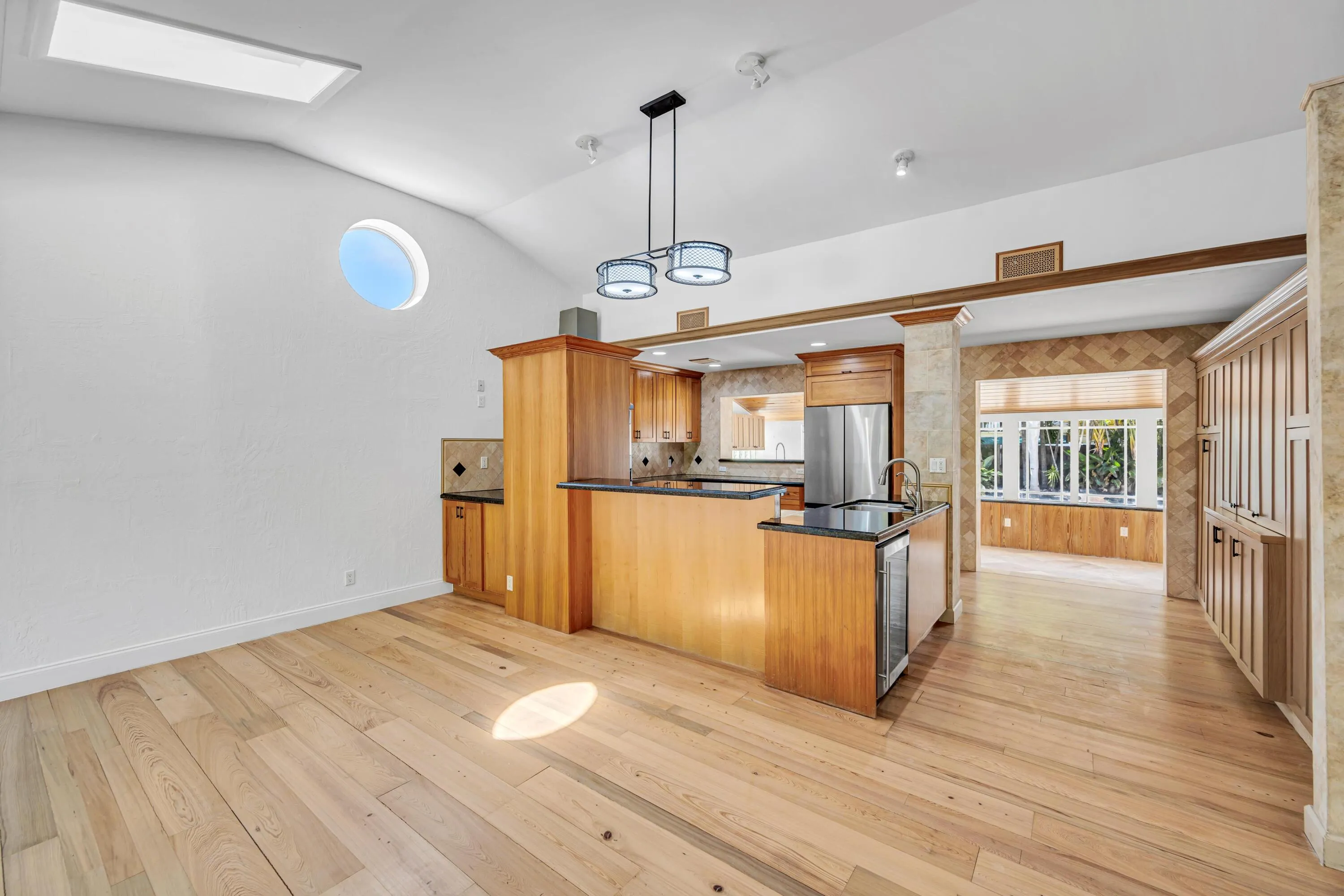 1413 NE 4TH CT-11