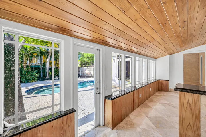 1413 NE 4TH CT-23