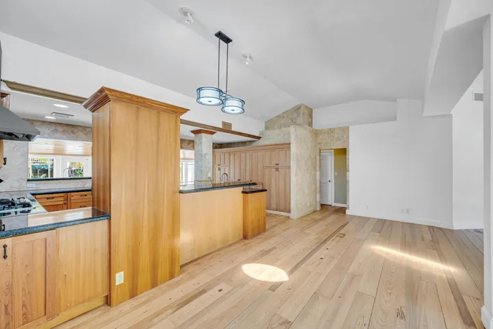 1413 NE 4TH CT-12