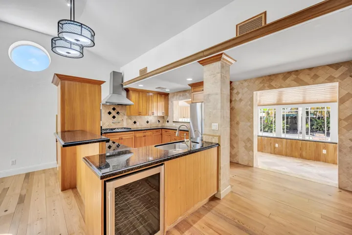 1413 NE 4TH CT-13