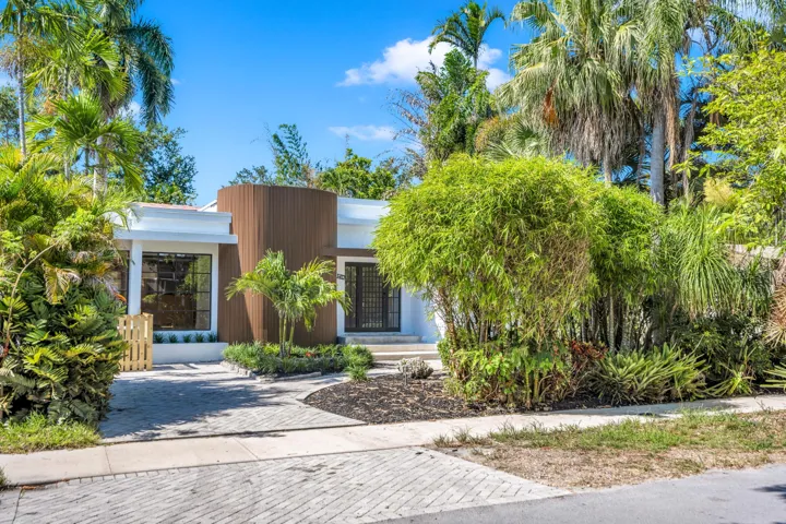 1413 NE 4TH CT-1