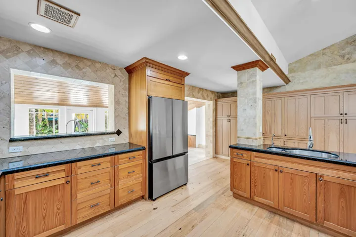 1413 NE 4TH CT-19