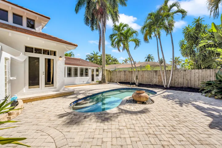 1413 NE 4TH CT-26