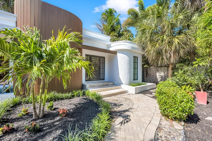 1413 NE 4TH CT-4