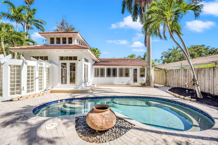 1413 NE 4TH CT-25