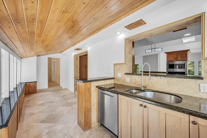 1413 NE 4TH CT-22