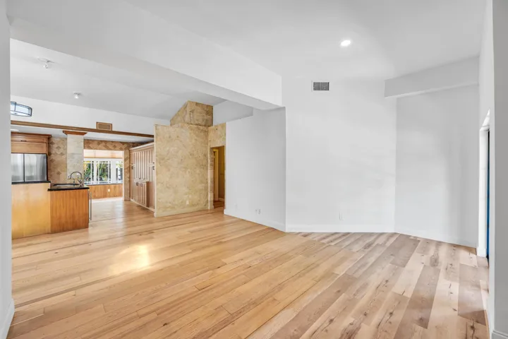 1413 NE 4TH CT-9