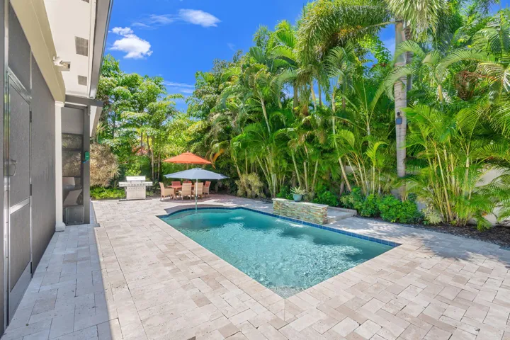 58-web-or-mls-633 NE 20th St, Wilton Man