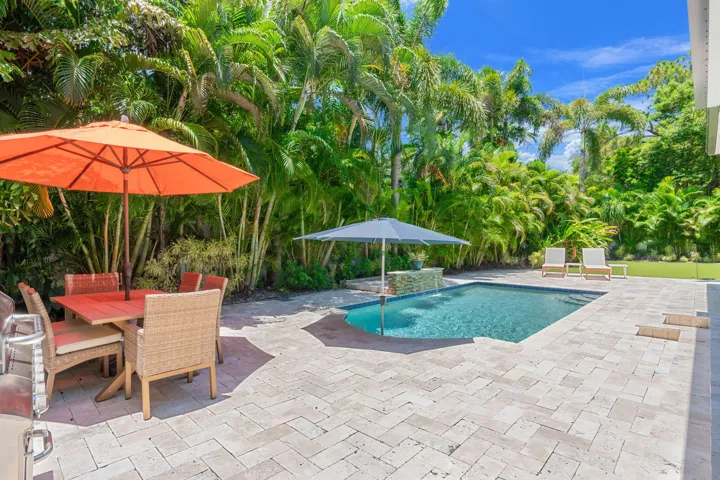 53-web-or-mls-633 NE 20th St, Wilton Man