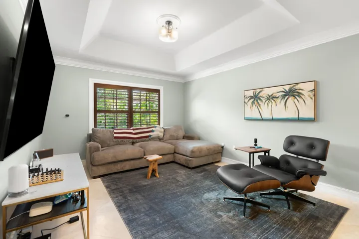 41-web-or-mls-633 NE 20th St, Wilton Man