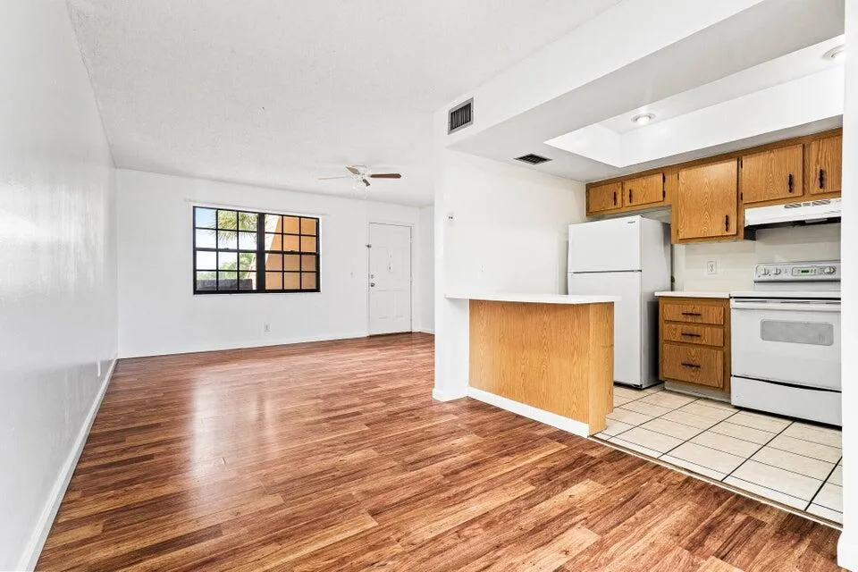 Dining kitchen