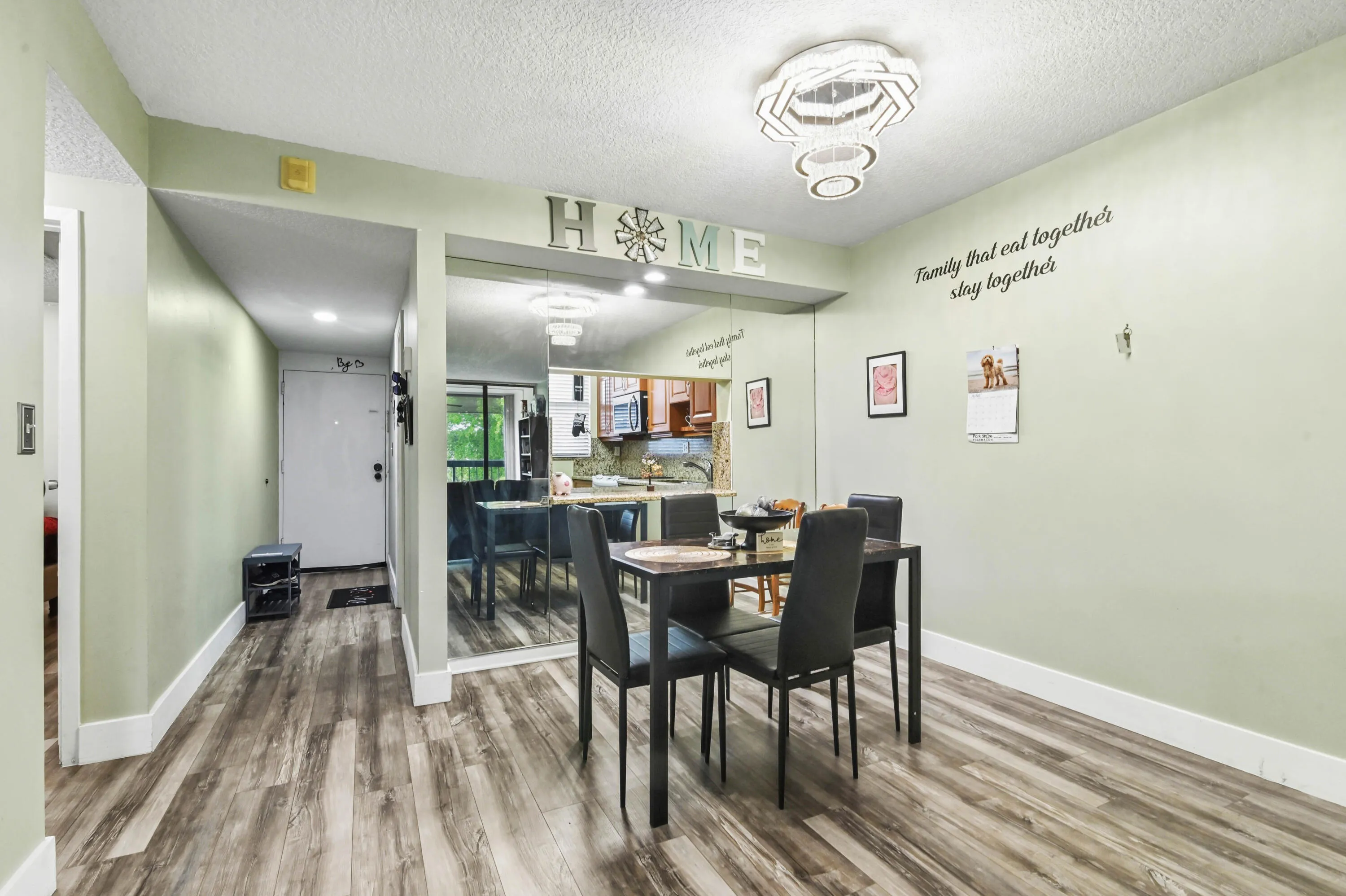 06 Dining area 02
