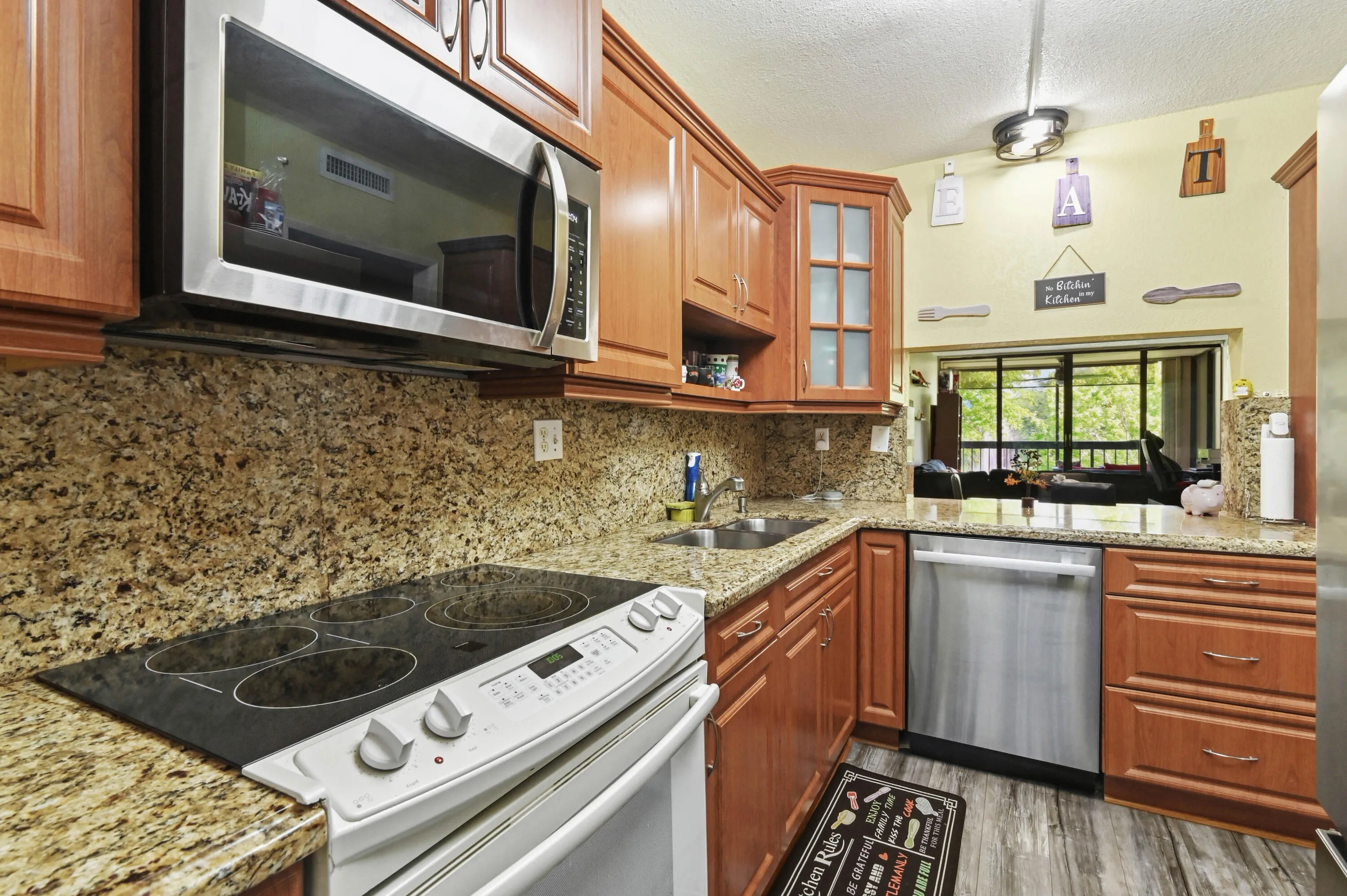 15 Kitchen 02