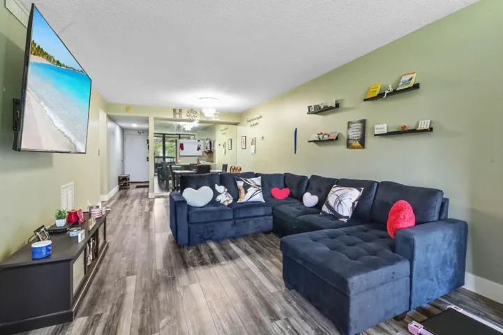 13 Living room 05