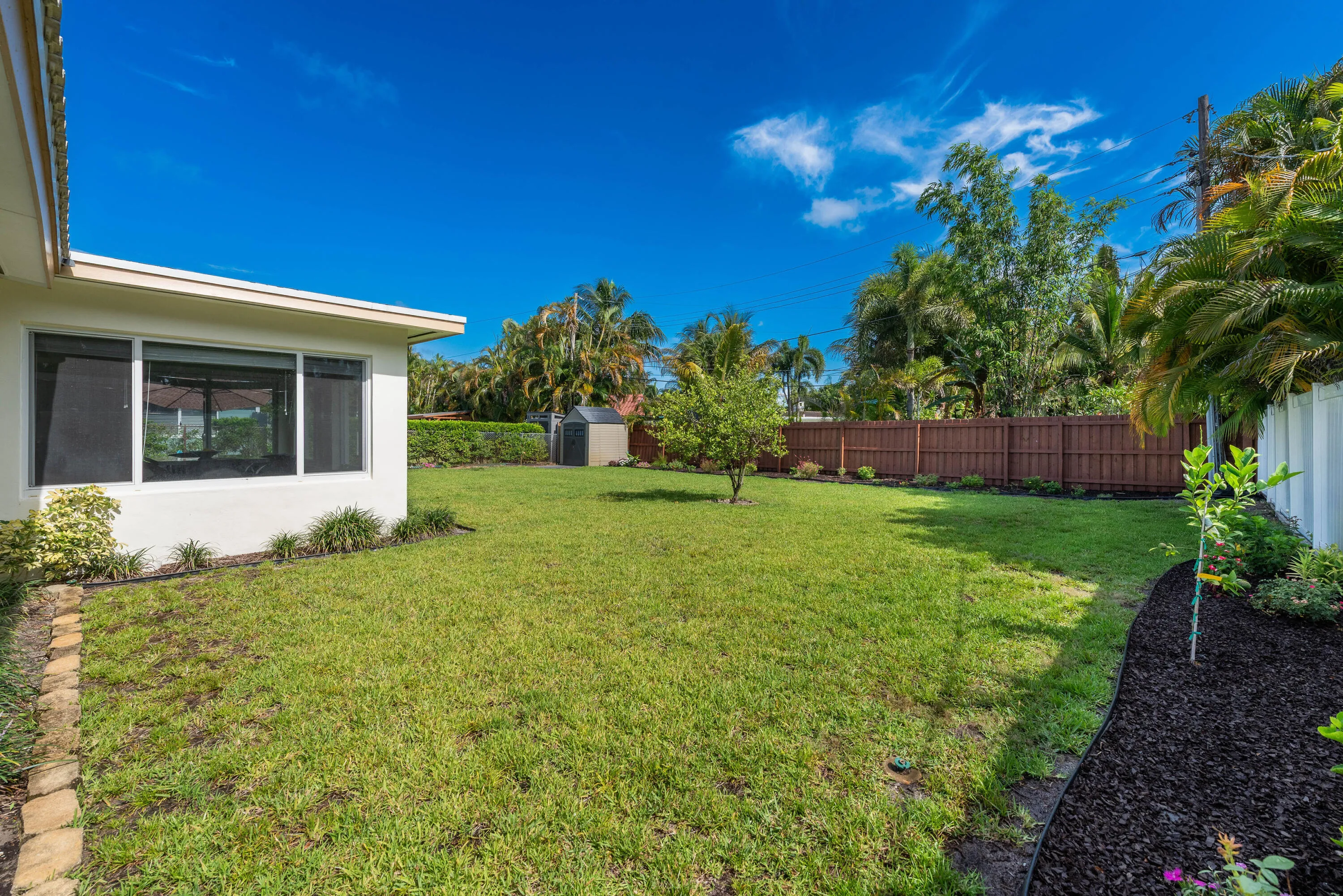 1777NE46thStOaklandPark-30
