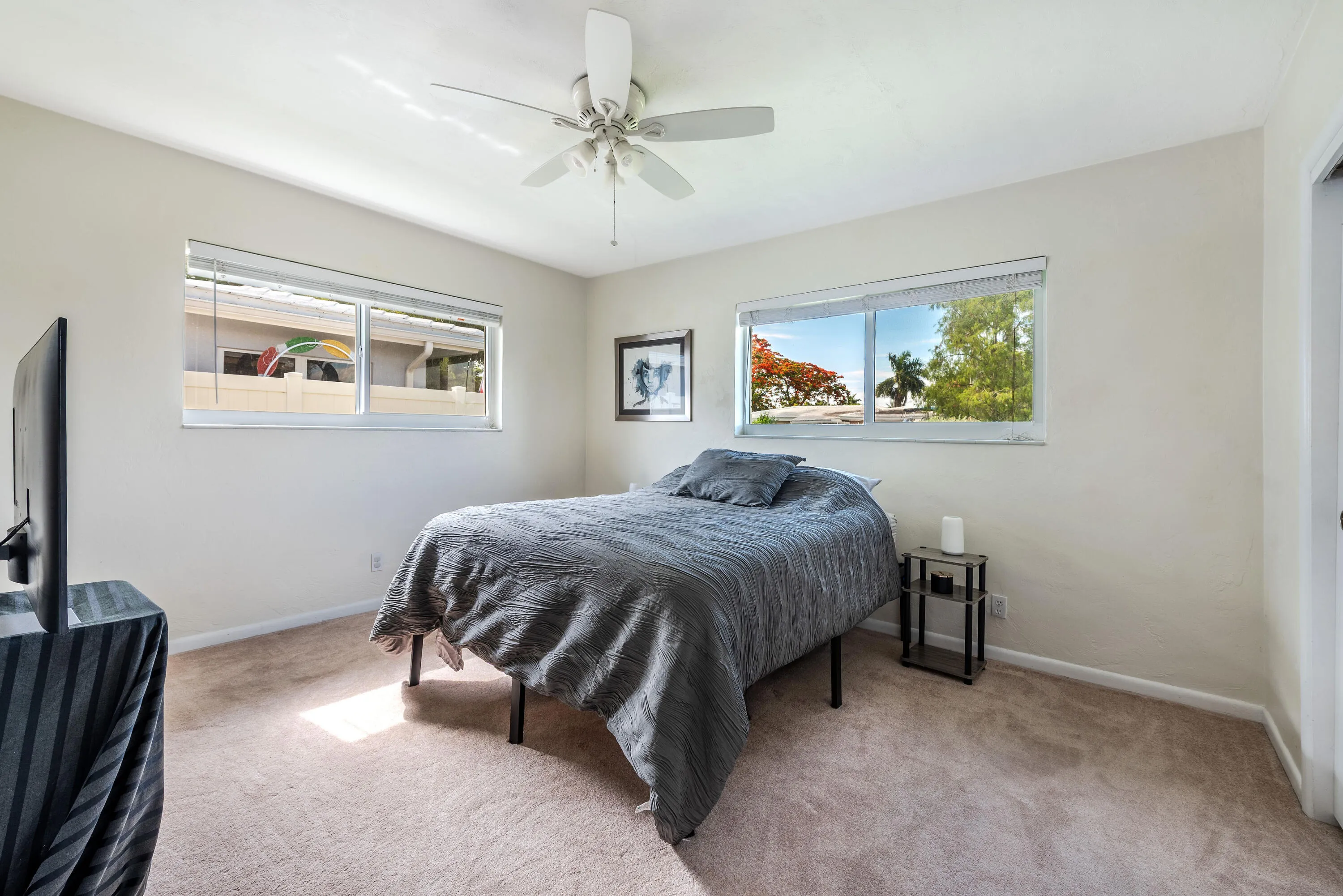 1777NE46thStOaklandPark-21