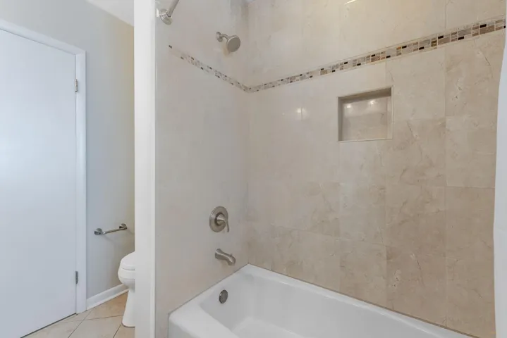 1777NE46thStOaklandPark-20