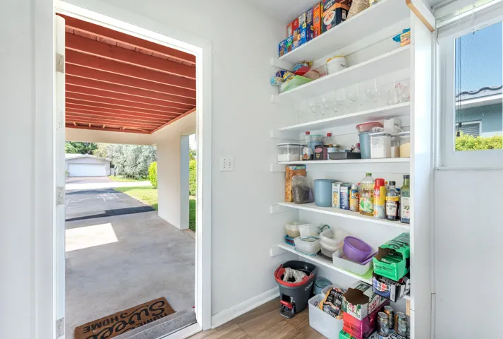 1777NE46thStOaklandPark-15