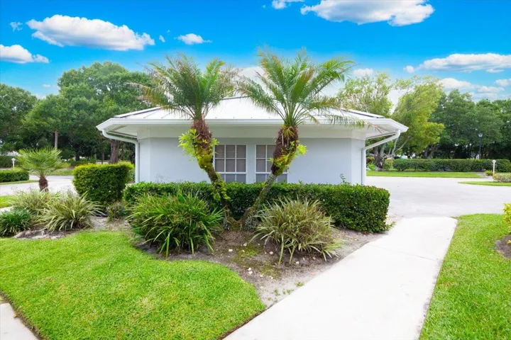 DETACHED GARAGE