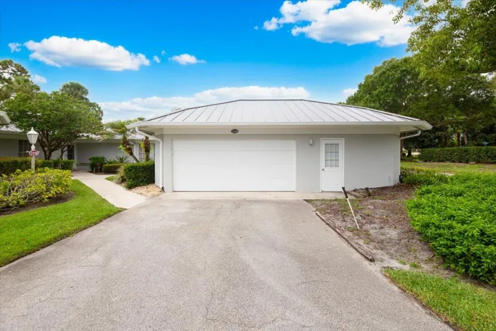 DETACHED GARAGE