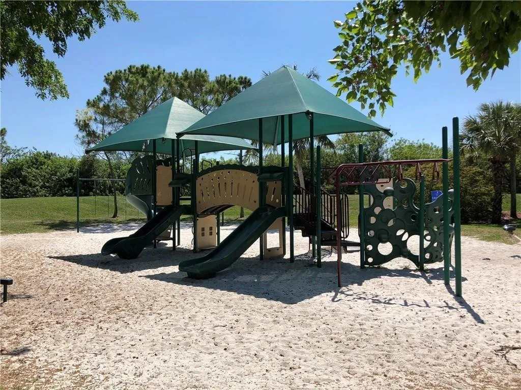 Playground Cypress Pointe