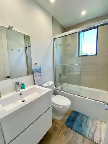 2nd floor bath